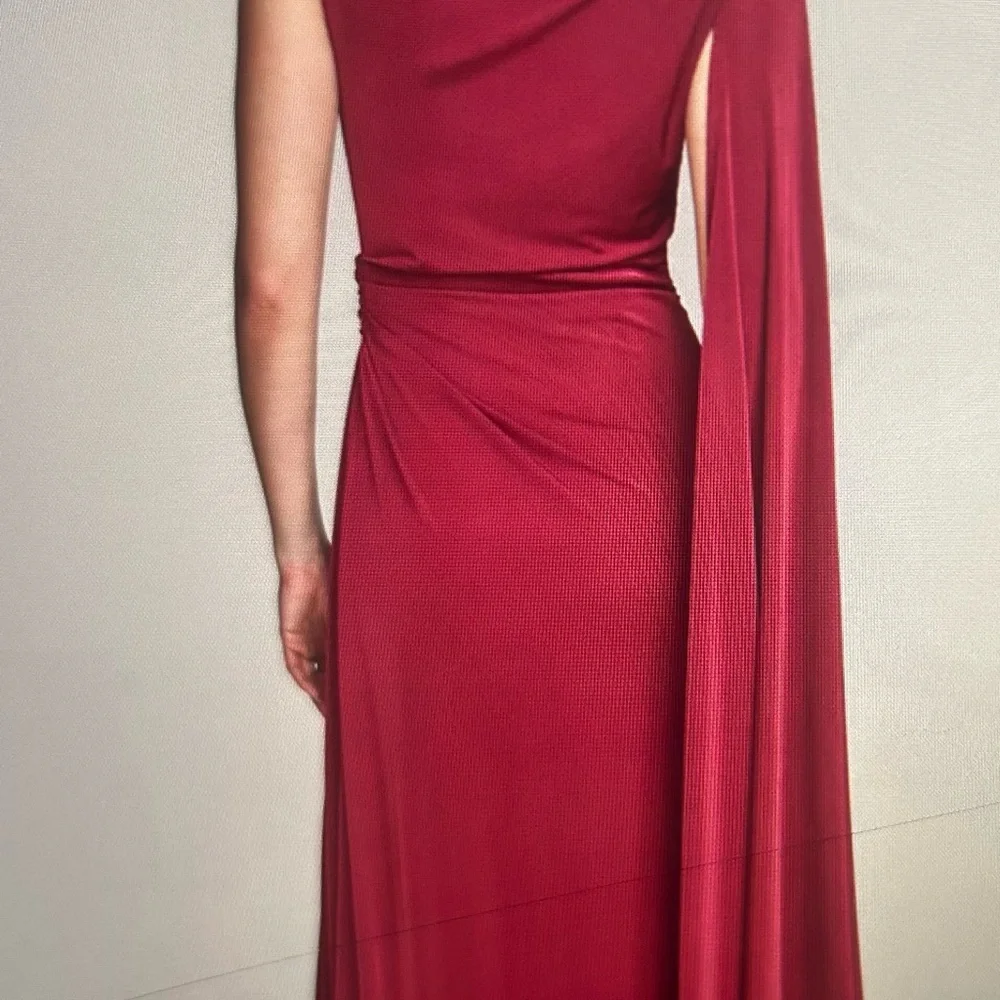 Donna Karan One Shoulder Burgundy Dress
NWT - Picture 6 of 6